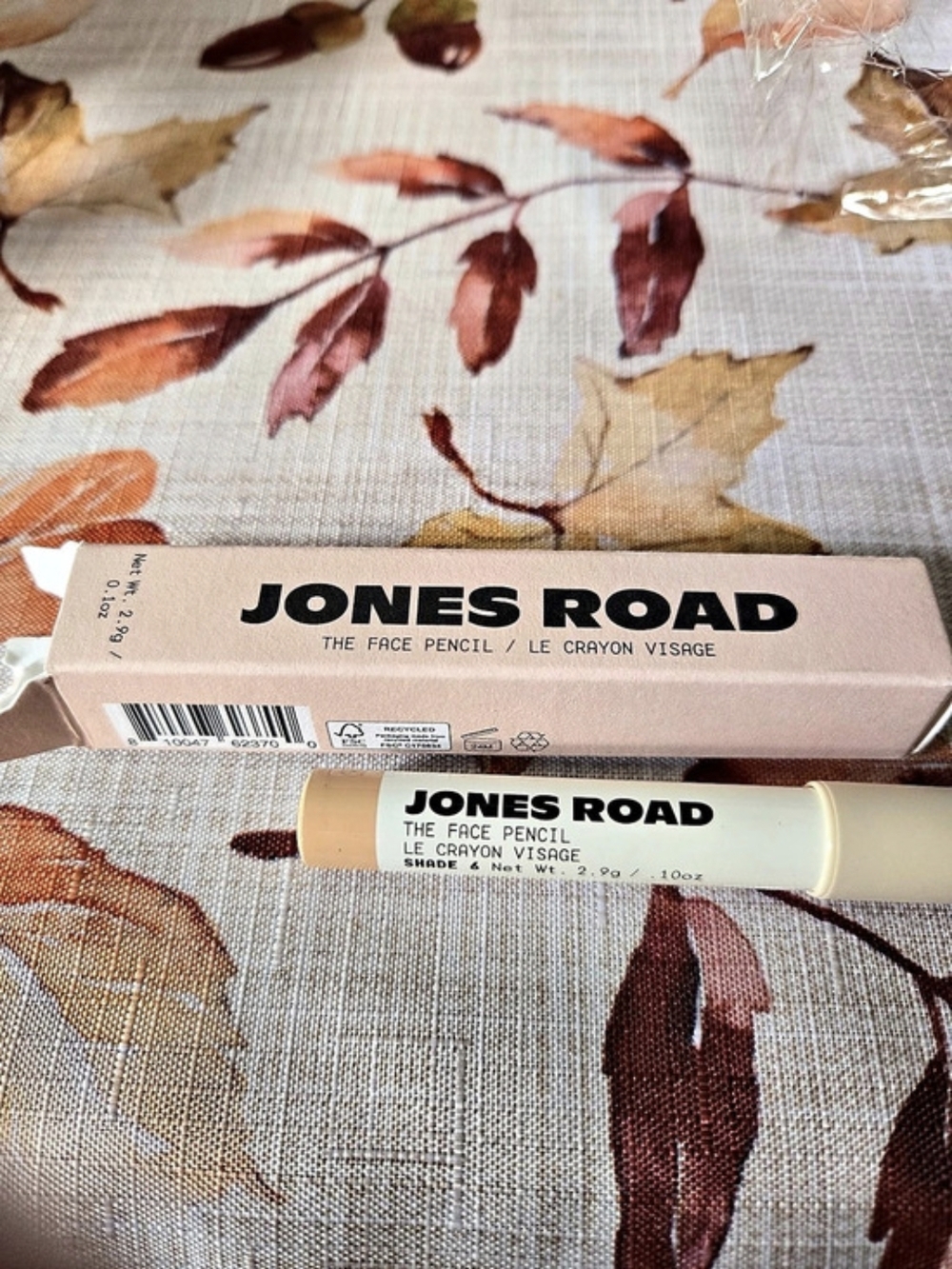 Jones Road The Face Pencil Face Pencil in Shade 6
NWT